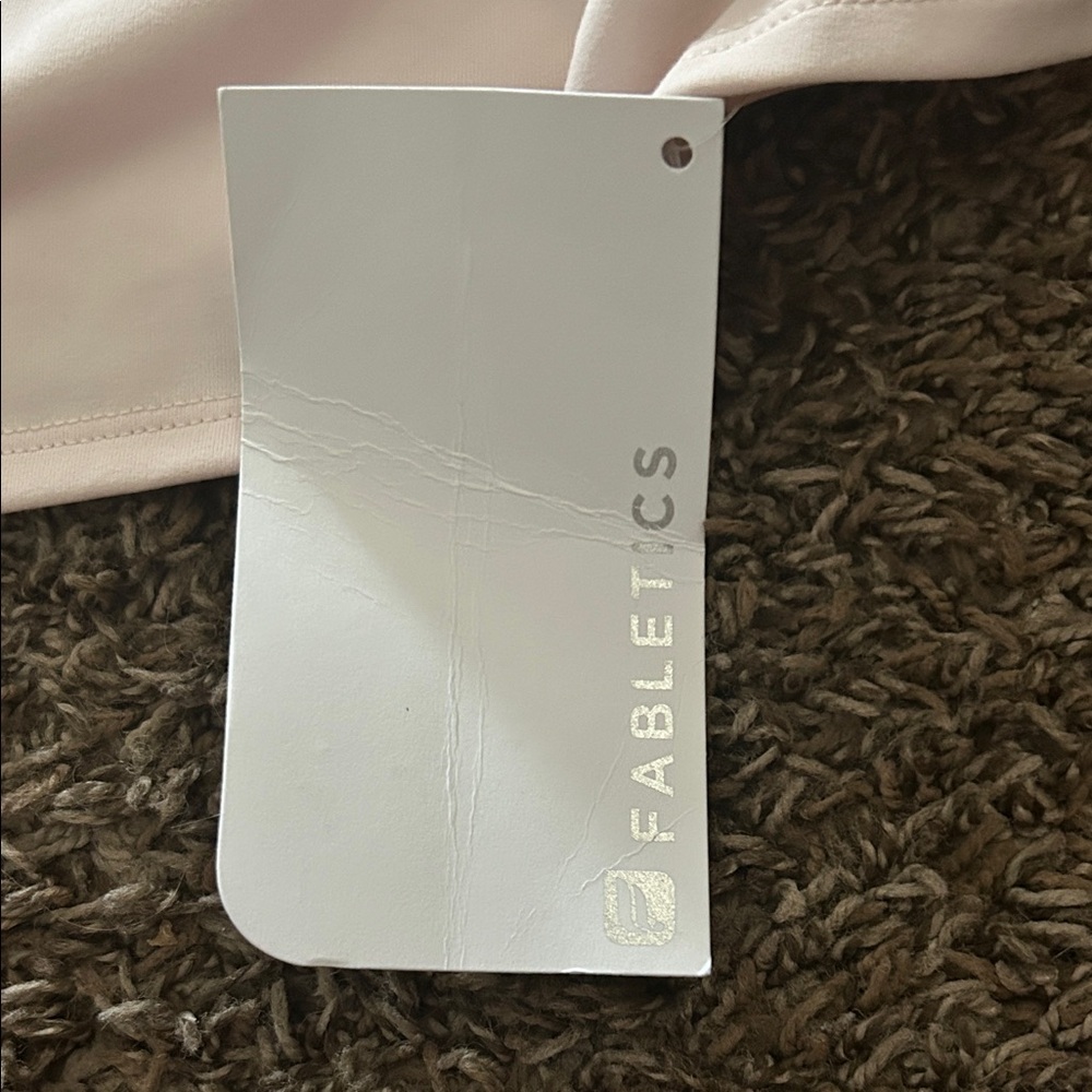 Daphne Performance Tank - Picture 2 of 4